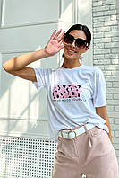 Женская свободная футболка из вискозы с розовым принтом. Белая S-M