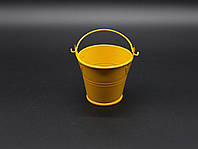 Декоративное металлическое ведро. Цвет желтый. 7х6.5 см