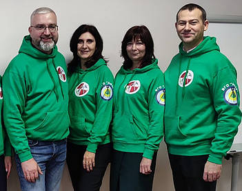 Зелені худі з друком