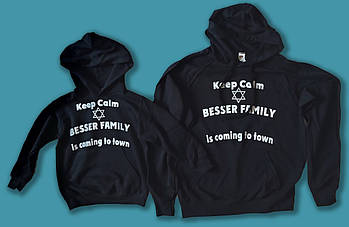 Черная толстовка с принтом