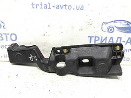 Кронштейн бампера передній лівий Renault