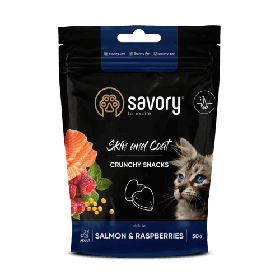 Хрусткі ласощі для котів Savory Cat Skin And Coat Crunchy Snack для здоров'я шкіри та шерсті з лососем і малиною 50г