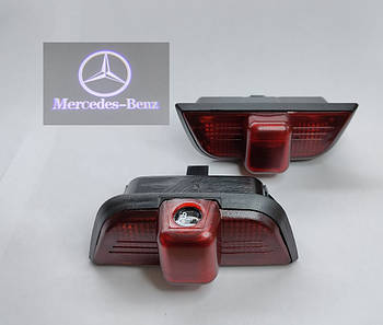 Світлодіодне штатне підсвічування на дверях автомобіля з логотипом Mercedes C class