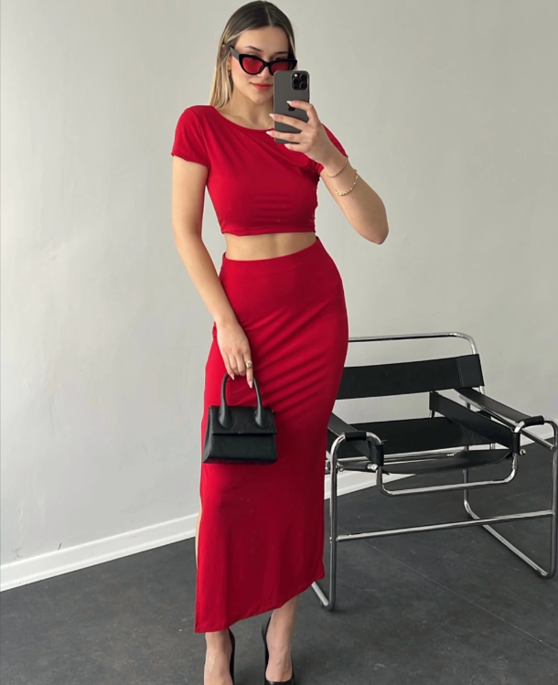 Літній жіночий костюм зі спідницею міді червоний трикотажний костюм із довгою спідницею з розрізом 44 розмір, фото 1