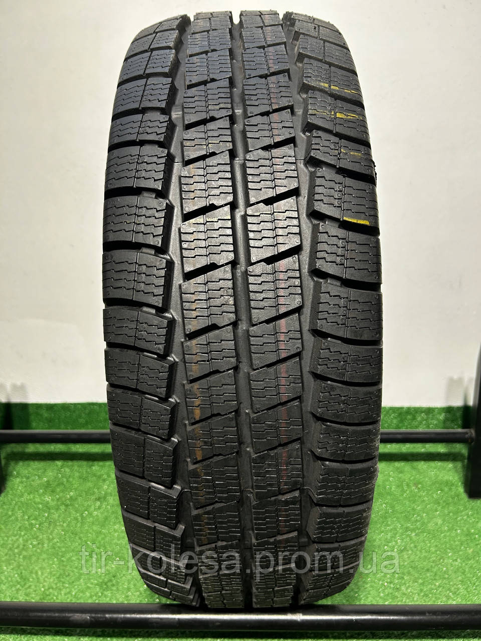 Шини 225/70 R15C Uniroyal Snow Max 3