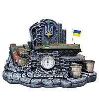 Декоративная подставка с часами для дома, Сувенирный настольный подарок для мужчины "Украинський МТ-ЛБ"