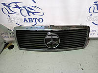 Решетка радиатора (дефект на фото) Mercedes-Benz W190