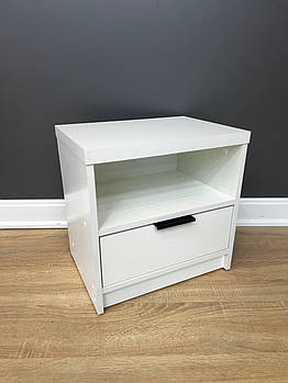 Тумба приліжкова ширина 45 см з шухлядою та полицею білого кольору