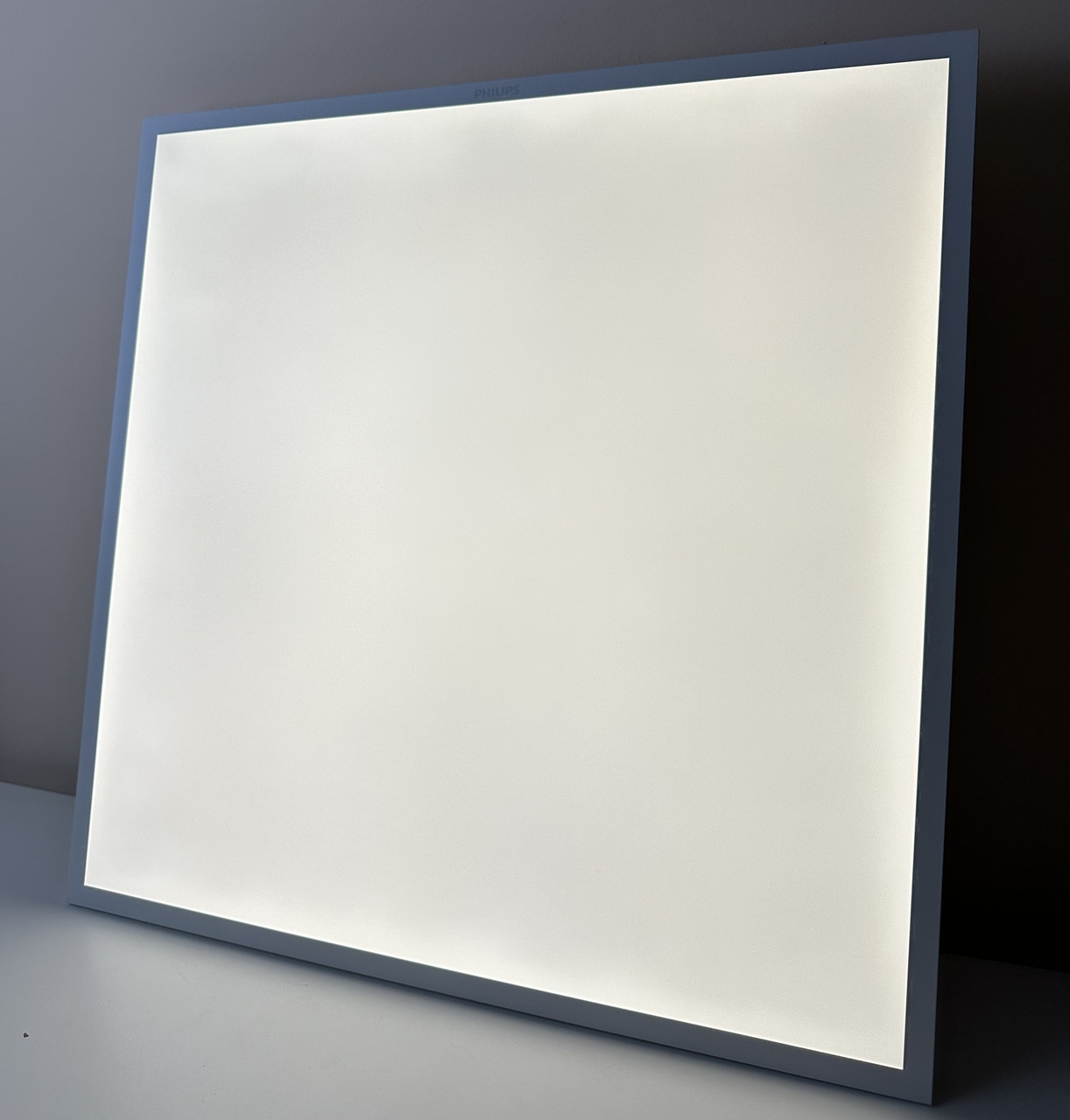 Led панелі Philips 600х600х35мм світлодіодні 36W 4000K 3200Lm Pf 0,96 стельові