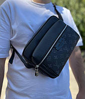 Мужская кожаная сумка через плечо Louis Vuitton.