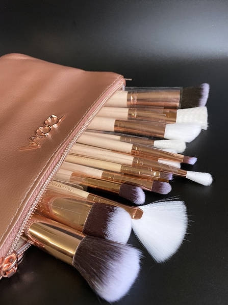 Набір пензлів для макіяжу в косметичці Zoeva, 15 шт, фото 1