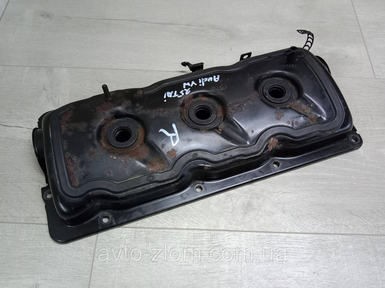 Клапанна кришка Audi A4, A6. Volkswagen Passat B5 2.5 TDI. Права. 059103469AA.