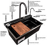 Кухонна мийка Platinum Handmade 7545D PVD чорна "Водоспад" декор, фото 2