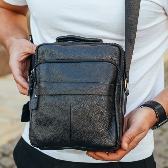 Сумка через плече з натуральної шкіри 22х24х6 / месенджер для активного чоловіка, чорний, фото 1