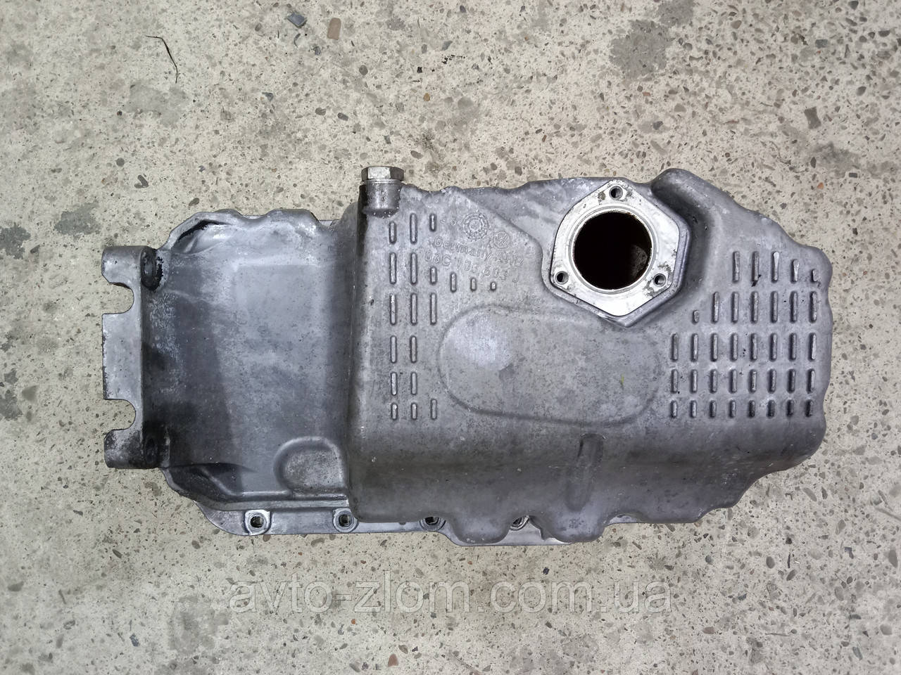 Піддон двигуна Volkswagen Golf 5, Touran, Polo 9N 1,4 – 1,6 FSi. 03C103603J.