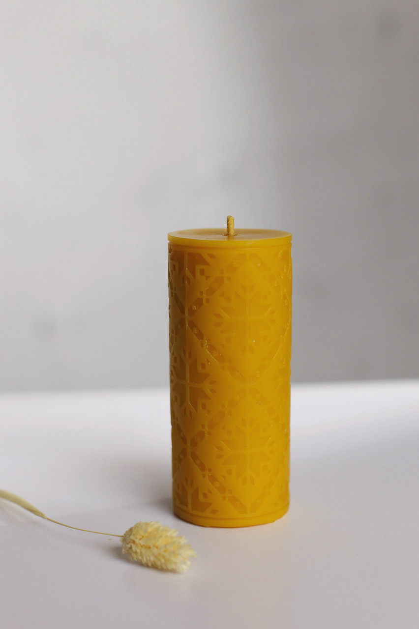 Свічка з натурального бджолиного воску "Вишиванка" середня Zigrivay