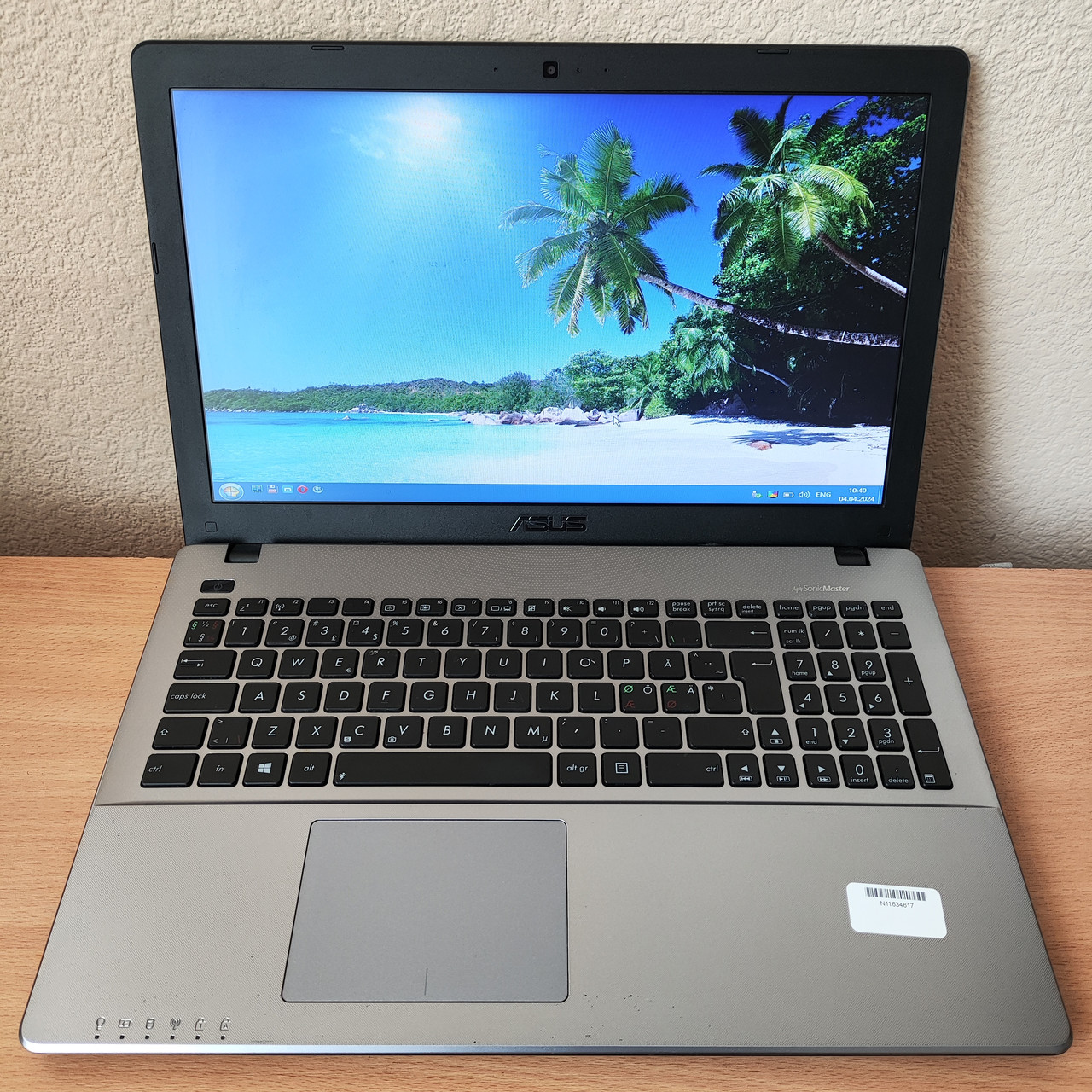 Ноутбук Asus F550L 15.6” i5-4200U/4 GB DDR3/SSD 120Gb/ Intel HD Graphics 4400 /WebCam