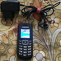Мобильный телефон Samsung gt-e1080i + зарядное устройство (аккумулятор немного вздут). Б/у. Полностью рабочий!
