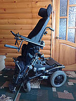 Інвалідне Крісло-коляска з електроприводом Lift з вертикаллю