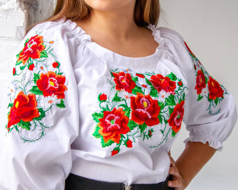 Жіноча вишиванка з пишною вишивкою троянд на плечах і грудях з відкритими плечима, фото 2
