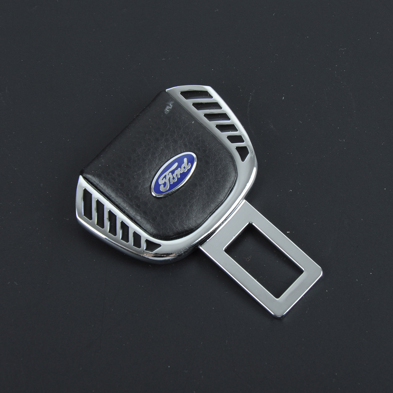 Заглушка ременя безпеки метал "Ford" (1шт) цинк.сплав + шкіра "FLY" (тип №1) "Автотовары" AB - фото 1 - id-p2172257520