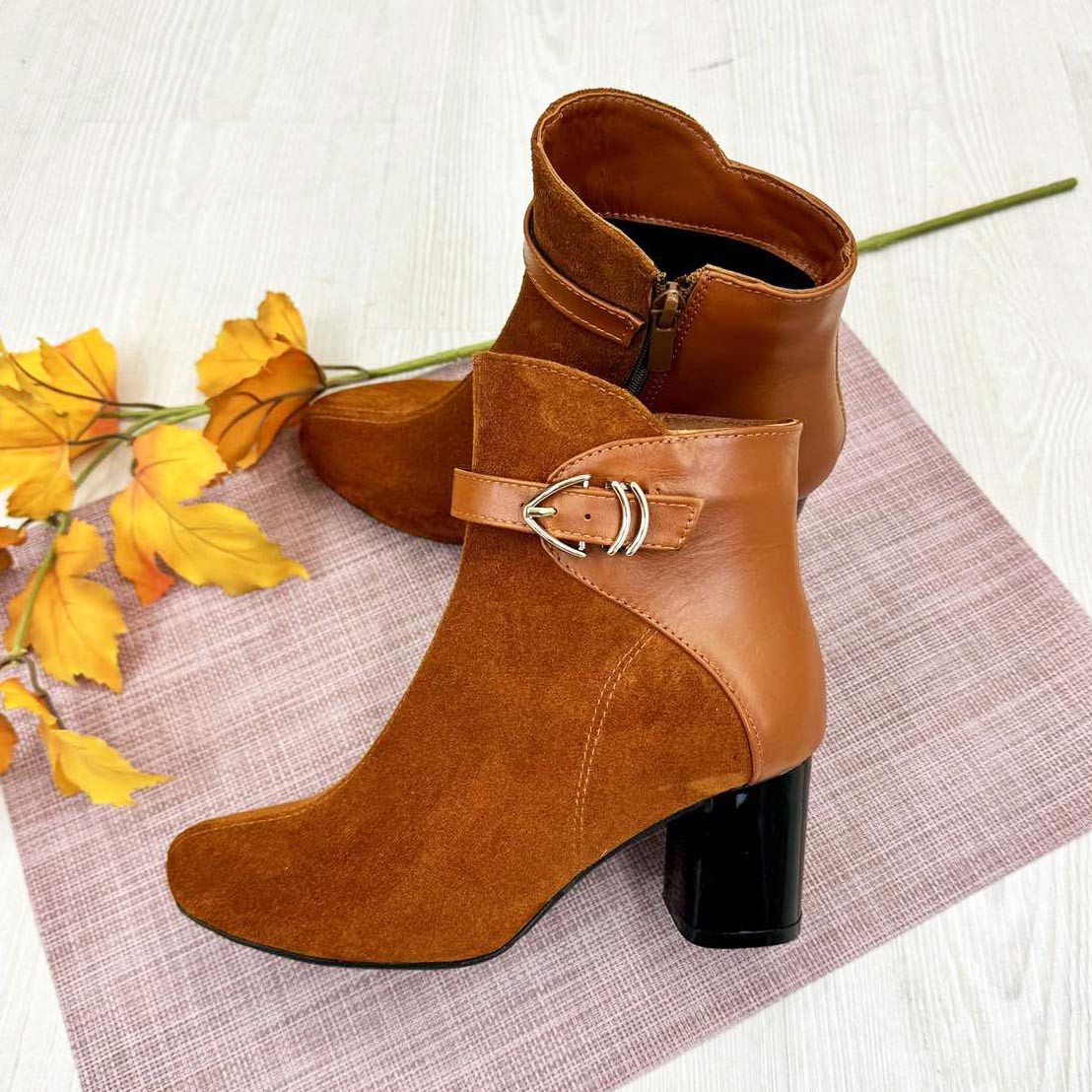 Черевики жіночі об'єднані на невисоких підборах, колір рудий, фото 1