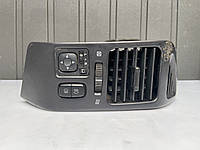 Дефлектор торпеды правая Mitsubishi Pajero Wagon 3 2000-2006 MR456380