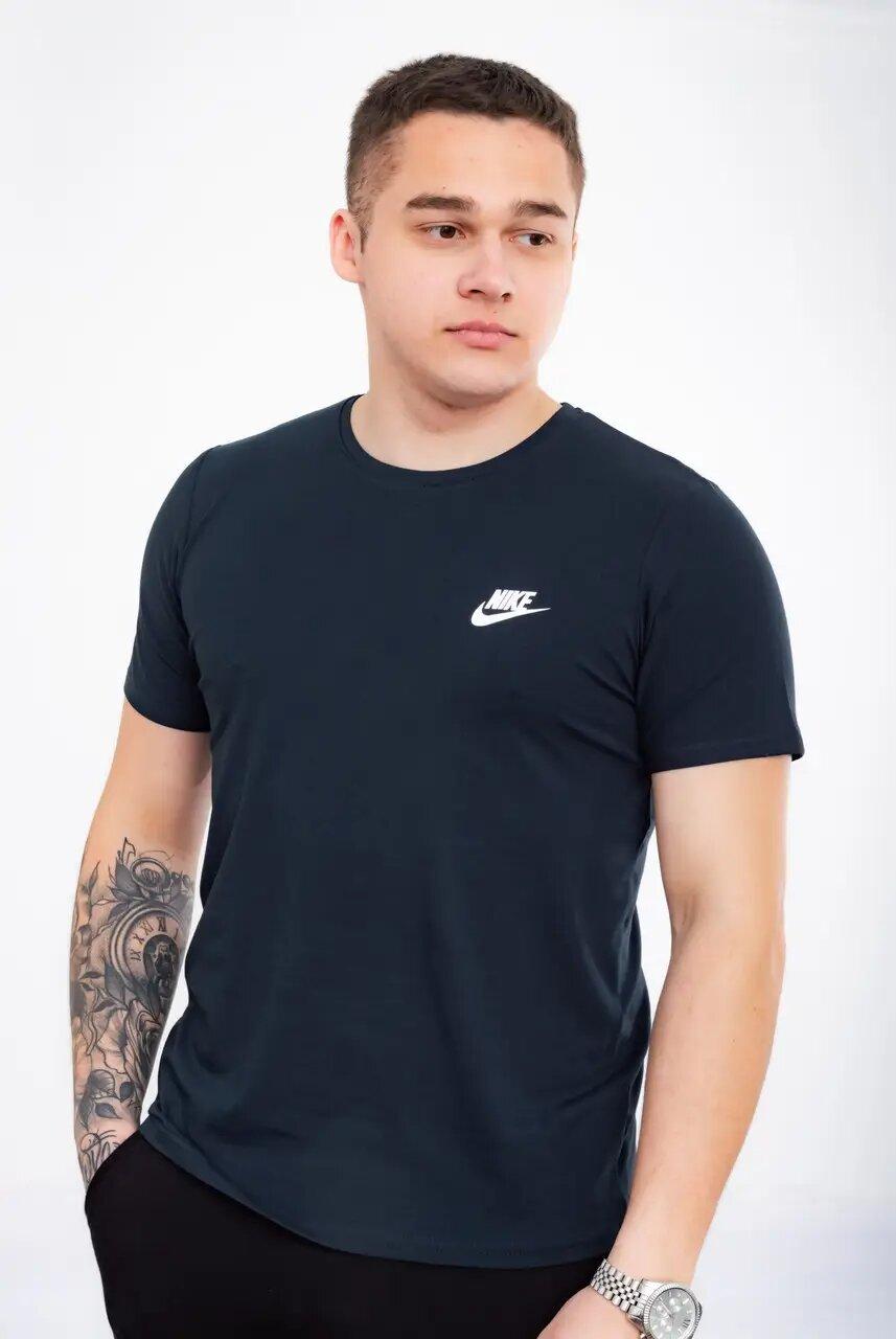 Чоловіча футболка з накаткою на грудях Nike чорний
