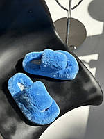 Голубые тапочки из эко меха трендовые пушистые для дома с открытым носком