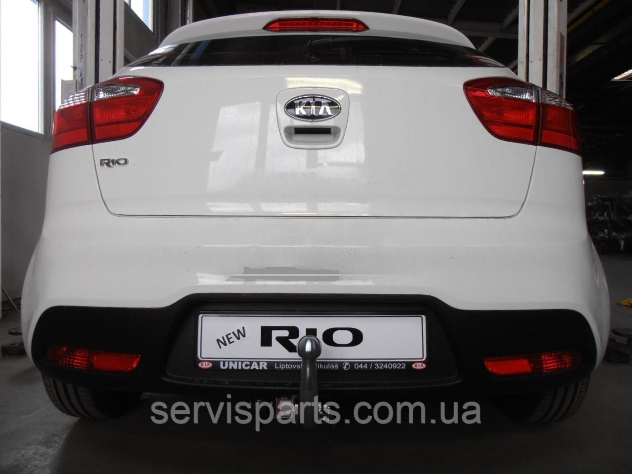 Фаркоп Kia Rio 3 хетчбек 2011-2017 (Кіа Ріо 3) без підрізу бампера
