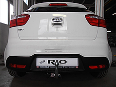 Фаркоп Kia Rio 3 хетчбек 2011-2017 (Кіа Ріо 3) без підрізу бампера