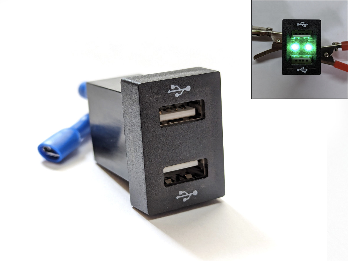 USB зарядка в авто врізна A79G 12-24В 2 USB 3.1A (2.1A+1A) із зеленим підсвічуванням