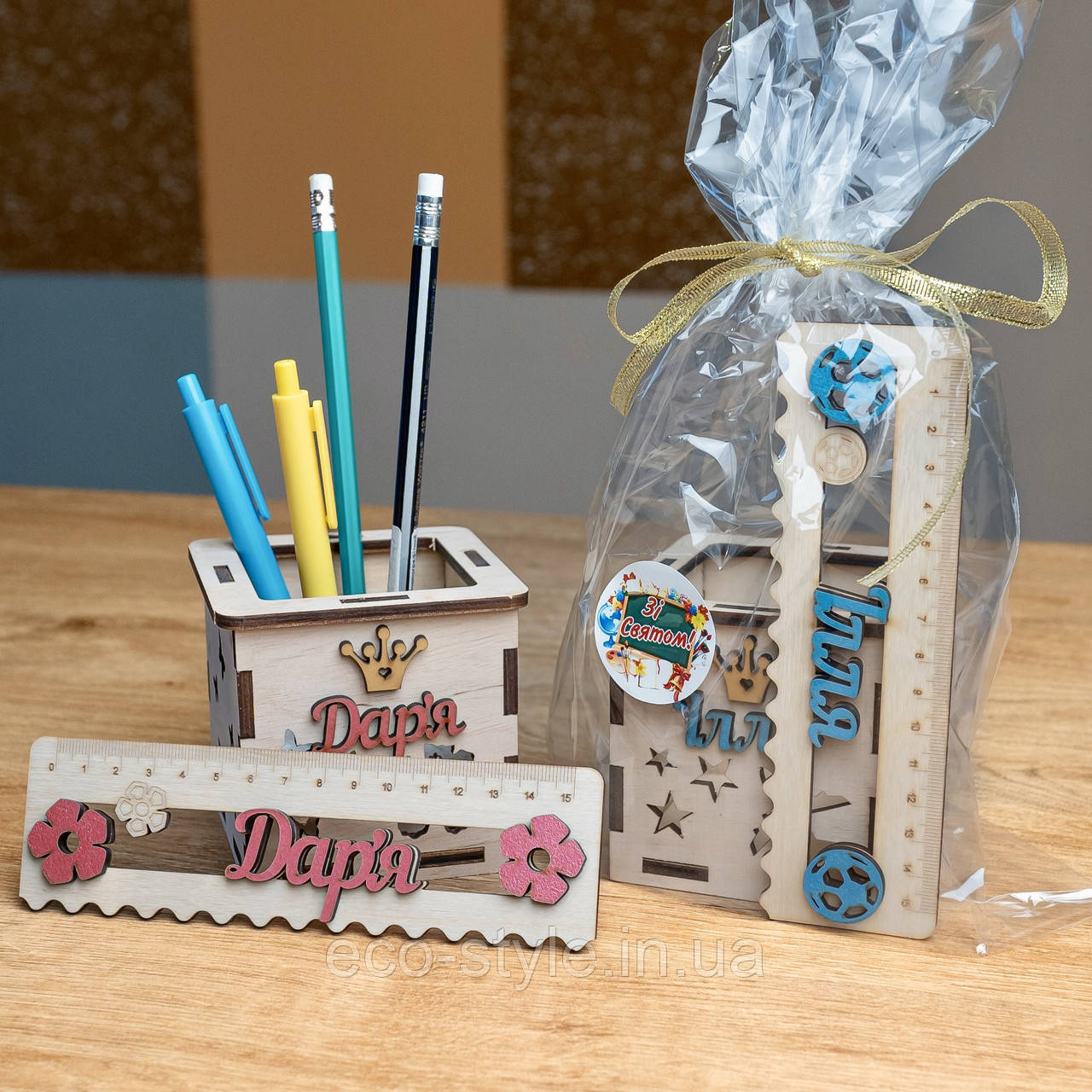 Подарунок до школи. Стаканчик + лінійка Набір випускника дитячого садка, Набір першокласника, фото 1