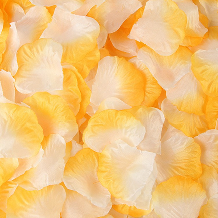 Штучні пелюстки троянд 100 пелюстків 50 на 45 мм біло-помаранчевий
