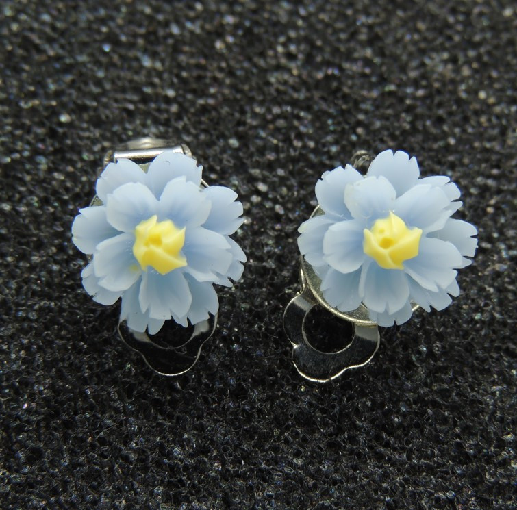 Сережки кліпси дитячі для вух без пробивання квітка Хризантема блакитна з жовтим, фото 1