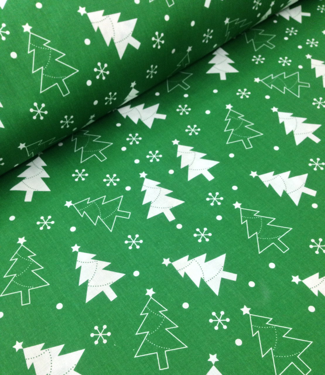 Новорічна тканина польська ялинки на зеленому