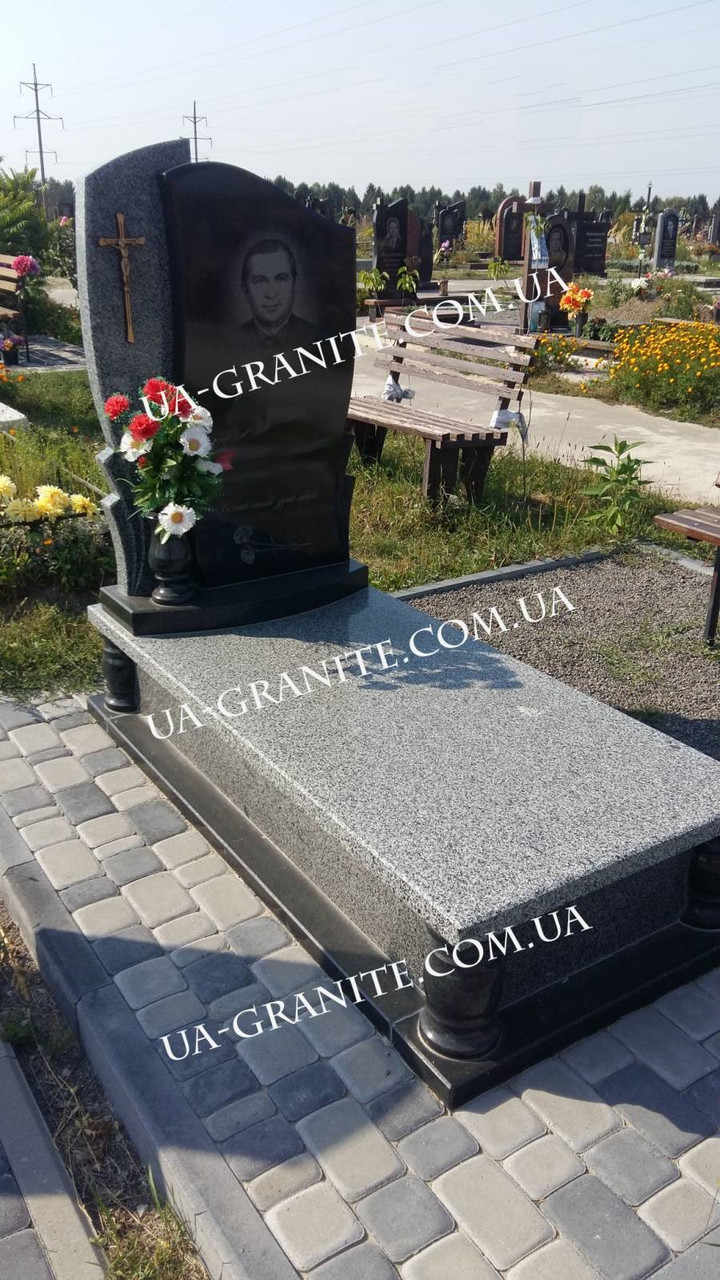 Комбинированный памятник на кладбище из серого гранита Величественная Сдержанность 1000*2000 - фото 1 - id-p1032758856