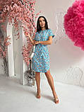 Красиве літнє плаття жіноче з коротким рукавом у квіточку блакитна сукня на літо з поясом з тканини софт, фото 3