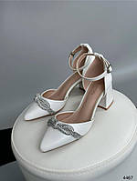 Женские туфли экокожа белые на высоком устойчивом каблуке со стразами с острым носиком 39