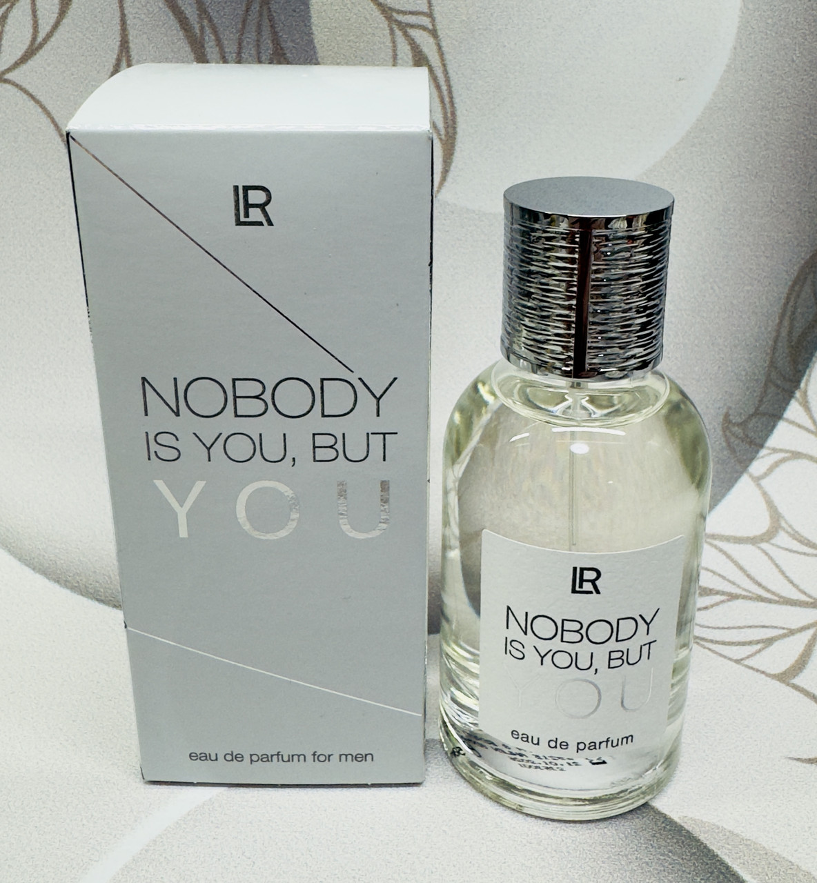 Звабливий чоловічий парфум LR Nobody Is You But You