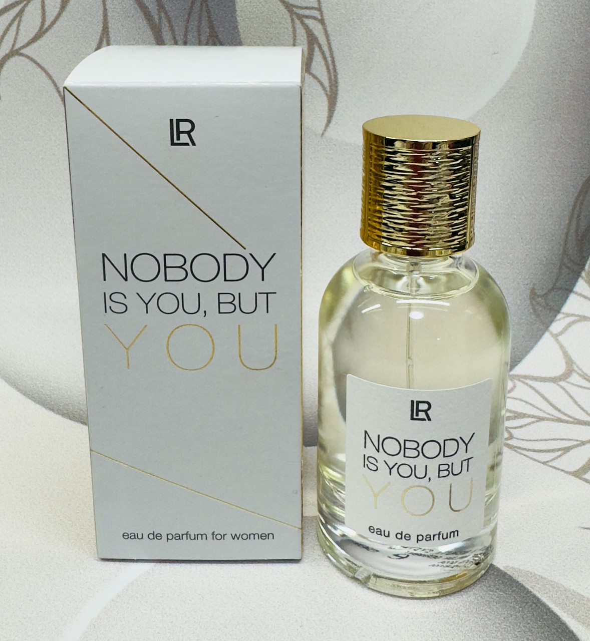 Звабливі жіночі парфуми LR Nobody Is You But You