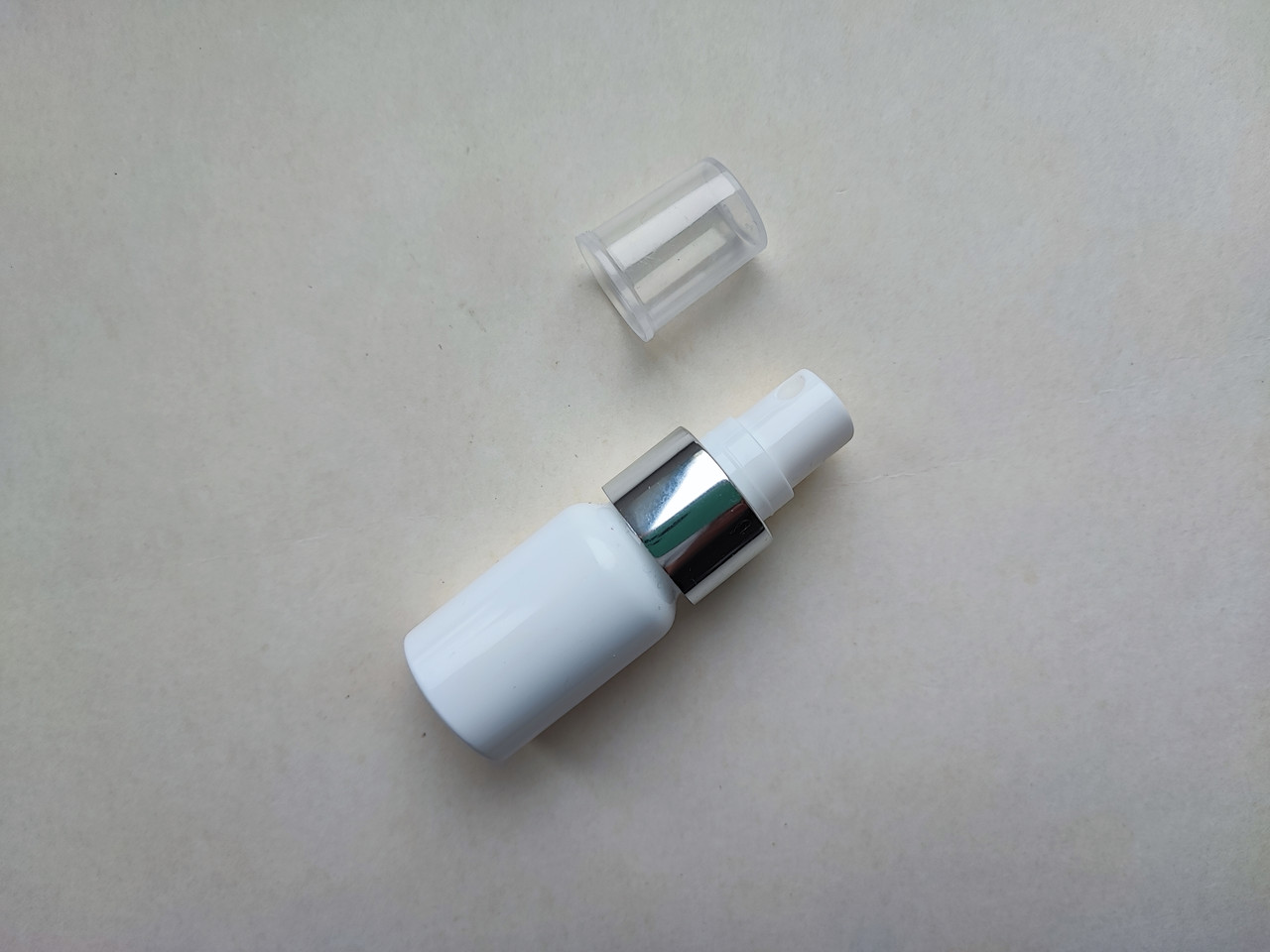 15 - 12 мл П/П білий Поліпропілен (РР) з сріблястим розпилювачем 20/410 пляшка, флакон пластиковий