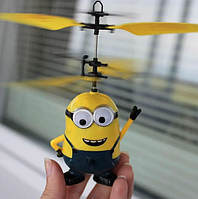 Детская летающая игрушка на управлении Игрушка-вертолет летающий Миньон
