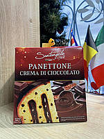 Класична італійська випічка Panettone до свята Воскресіння Хрестового в асортименті