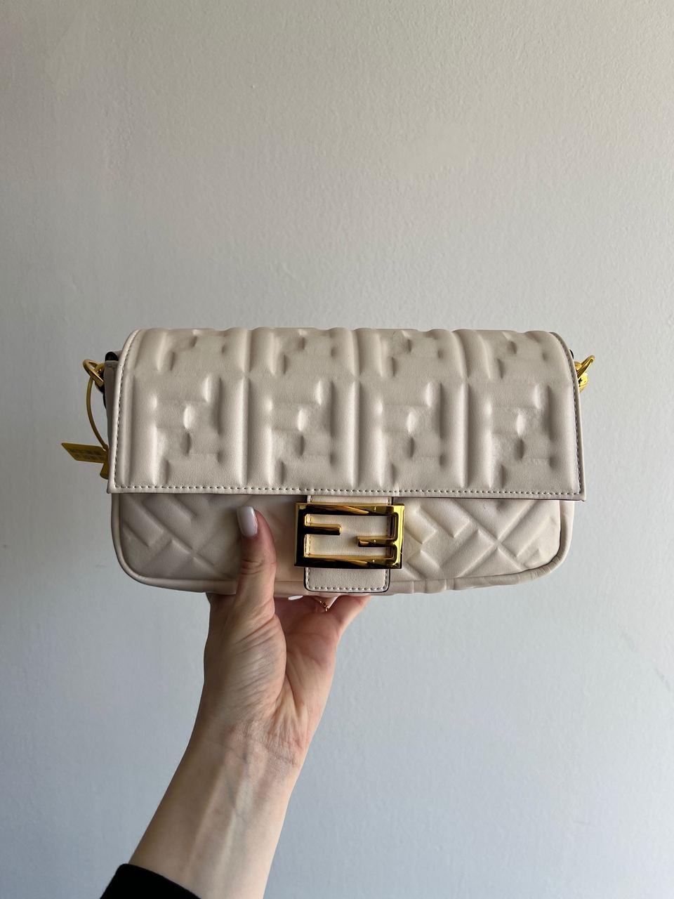 Жіноча сумка Фенди бежева Fendi Beige Baguette Cream Leather Bag, фото 1