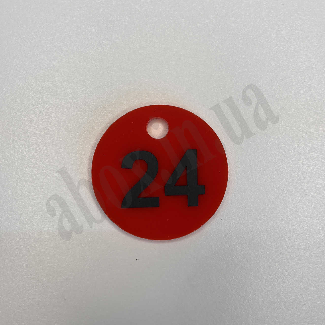 Гардеробні брелки круглі | Гардеробні круглі жетони | Червона основа | Чорна цифра