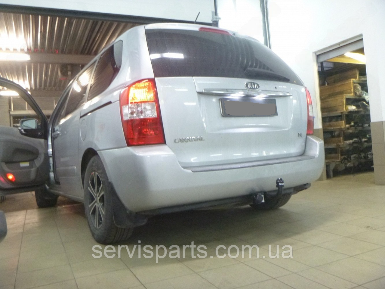 Фаркоп Kia Carnival 2006-2015 (Кіа Карнівал 2) польський, гак на болтах