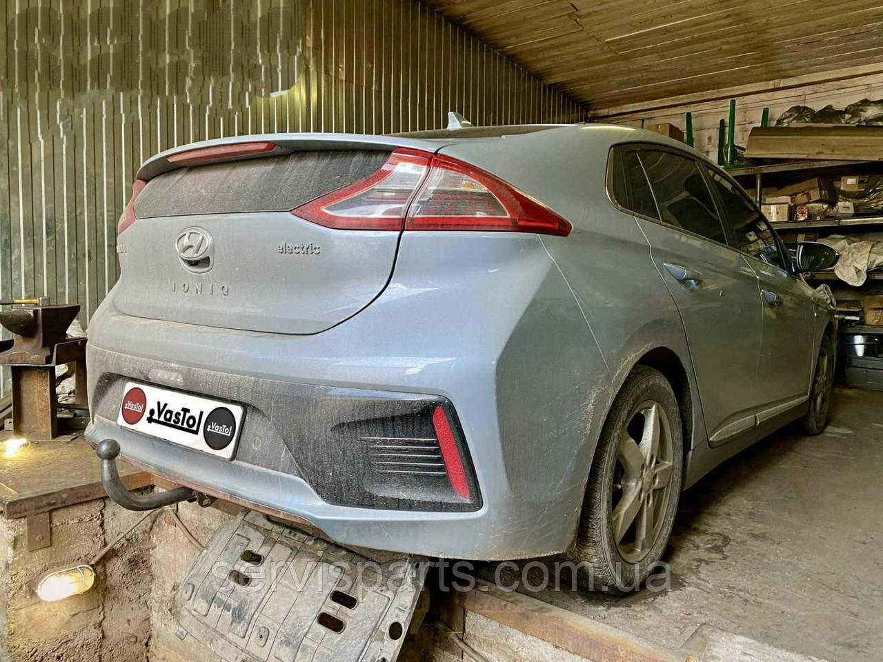Фаркоп Hyundai Ioniq 2016- (Хендай Іонік) без підрізу бампера