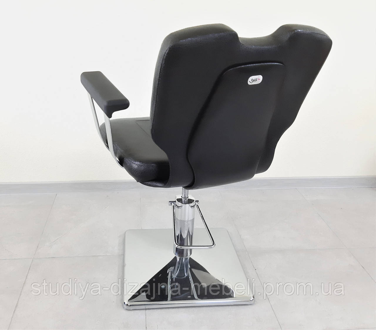 Парикмахерское кресло Даниэль гидравлика, квадрат черное - фото 7 - id-p2174779935