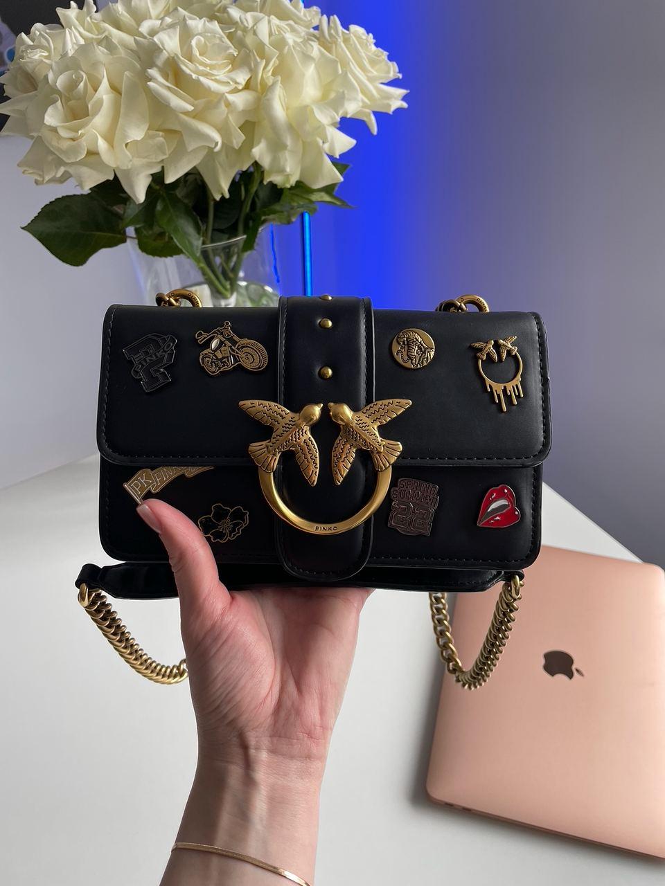 Жіноча сумка Пінко чорна Pinko Black Mini Love Bag One Simply With Enamel Pin